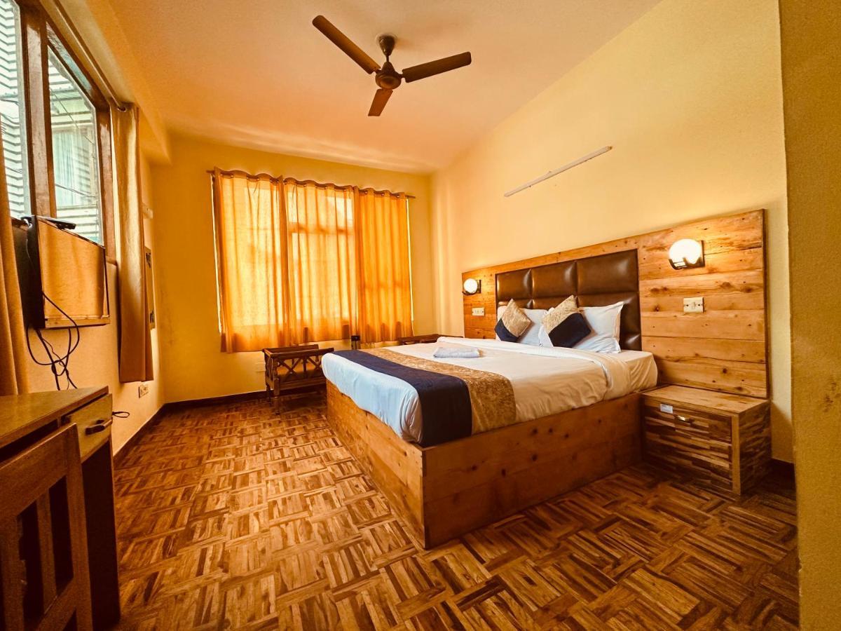 Hotel Grand Kalinga - Near Volvo Bus Stand Manali Buitenkant foto